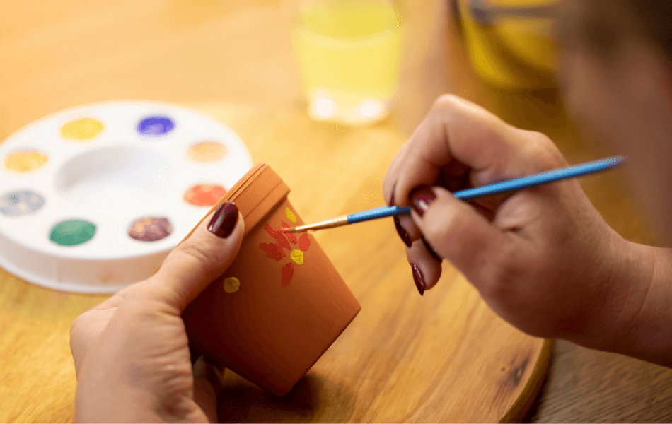 Painting a plant pot